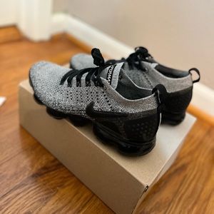 Woman’s vapor max size 8 black and white
